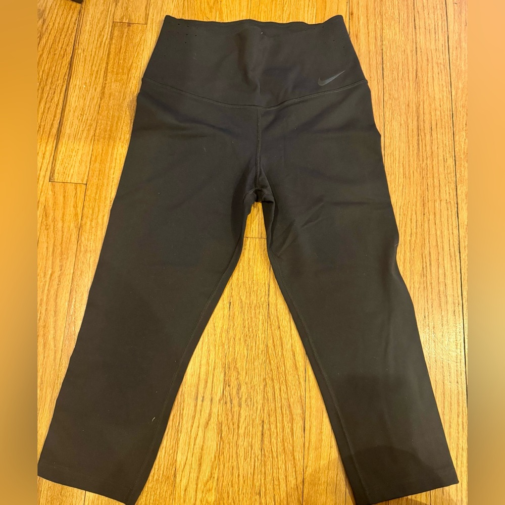 Nike Black 3/4 Leggings